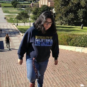 Meet your Posher, Leslie